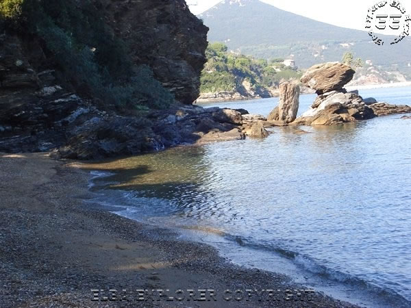 Spiaggia Del Porticciolo Di Rio Rio Marina Isola Delba